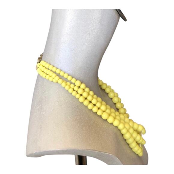 Vintage 80’s “C” Marked Triple Strand Yellow Graduated Bead Sizes Retro Necklace - Picture 3 of 9